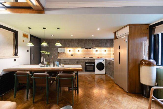 Historical Building 2br-2bath @ Middle Huaihai Road,Xintiandi