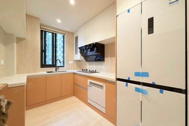 Morden&Bright 3Bdrs 2Baths/Floor heating @Longxi Rd &Line 10