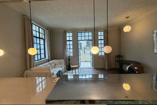 Huge 1br with terrace near West Nanjing Road