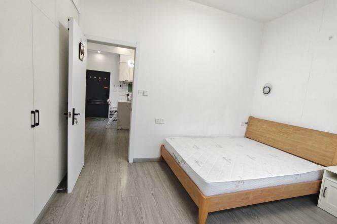 cozy separate 1br 1lr with Balcony Nr L9 dapuqiao sta