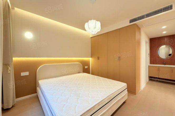 Morden&Bright 3Bdrs 2Baths/Floor heating @Longxi Rd &Line 10