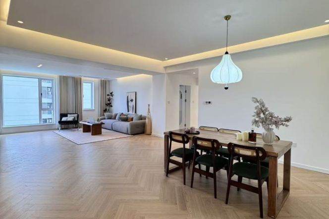 190 sqm 3+1br with Big Outdoor Balcony near Line 7/9 Zhaojiabang Road St.