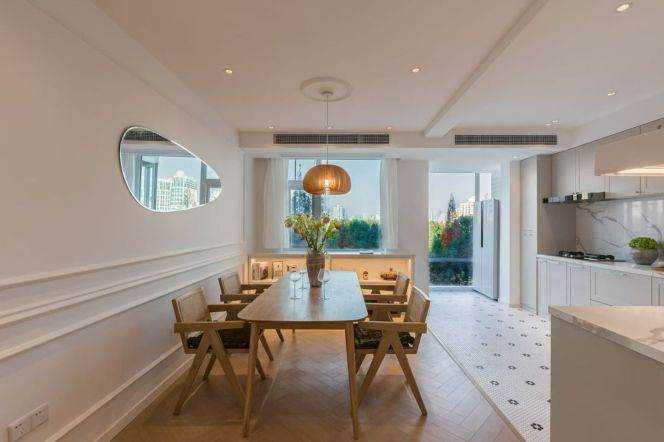 3 Brs, 2 Baths with Open Balcony, Floor Heating, Central ac, 160 sqm @ Xujiahui station L11,1&9