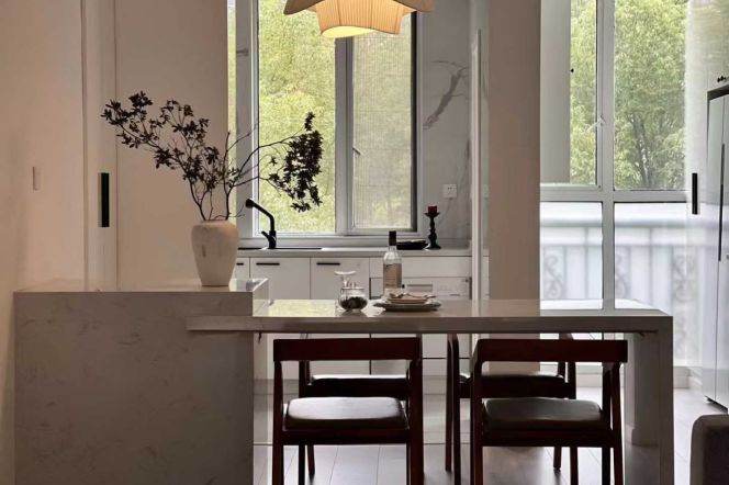 16.8k 2Br 2Bathr with open  balcony Nr Weining Rd.line2