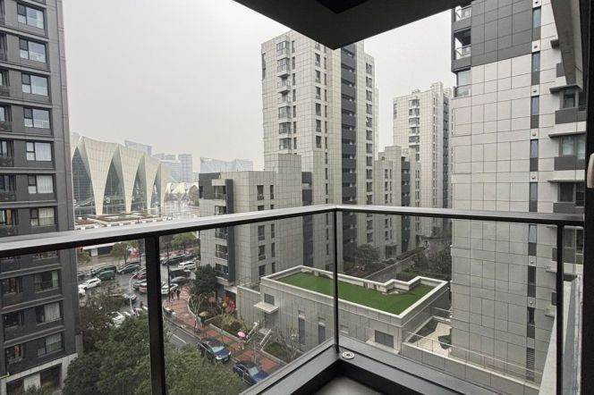 Stylish 2 br with floor heating + open balcony easy to NYU SH, L6/8/11