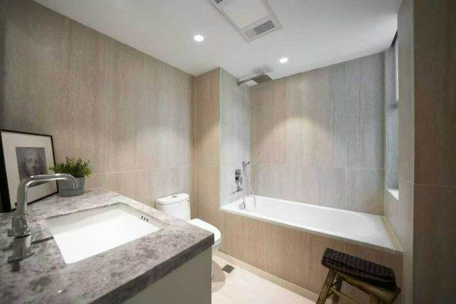 line 2/12/13- West Nanjing Rd station， Bright 2brs，wt central AC+floor heat+ balcony