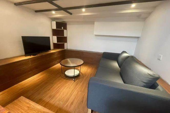 Cozy loft 1br 1lr with Yard on Anfu rd