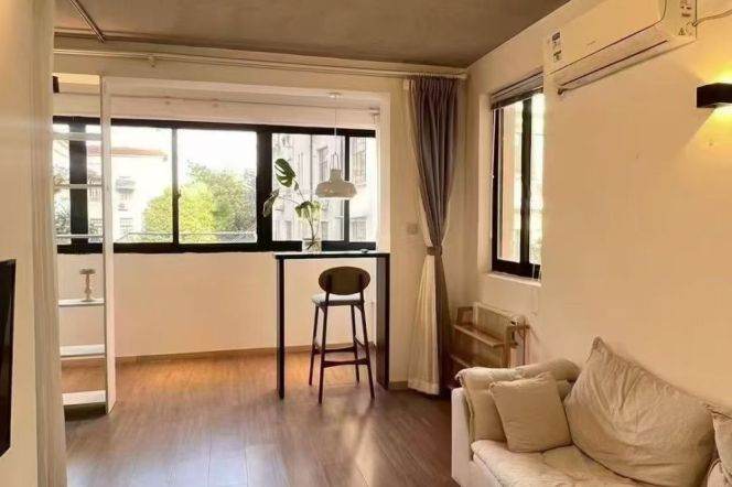 Bright 1Br/1Lr/1Bt apt nr West nanjing rd,M2/12/13