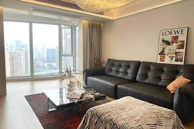 3 Brs, 2 Baths, Floor Heating/Central ac/Dryer, 150 sqm @ Zhongxing metro L8