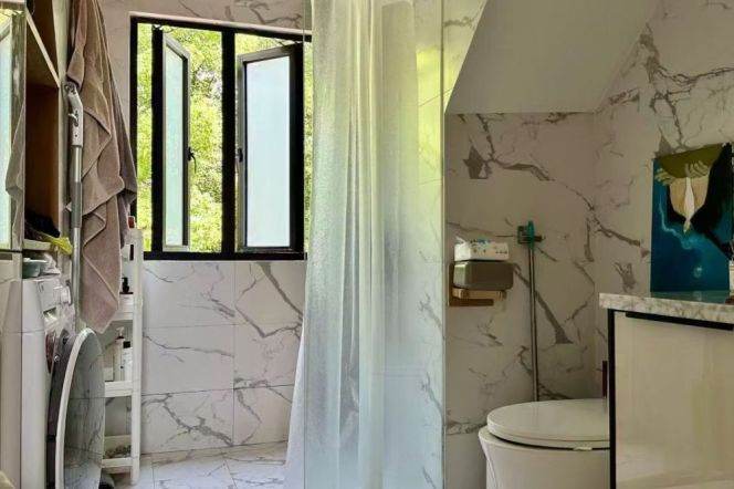 Yongjia Rd; high ceiling great view 1br，apt with private terrace; top floor