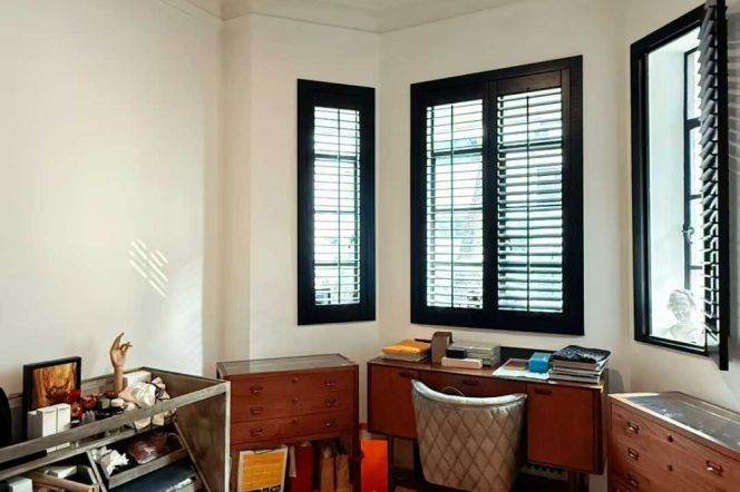 Sun-Drenched Heritage Apt on Julu Road: 130sqm 2BR with Balcony & Charm