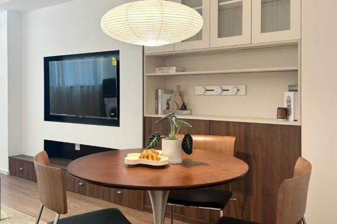 Caoyang rd/Modern 1br 2lr/elevator/floor heating/bright room@L11/14/3/4