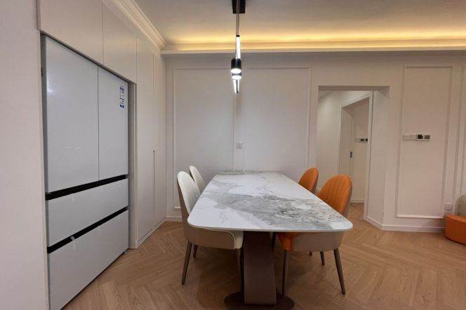 Newly Renovated 2BR in Putuo | 2mins to Changshou Rd Metro | Floor Heating & Modern Design