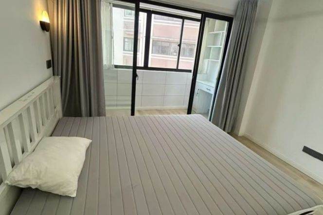 Spacious&Modern Elevator 1Bdr 1Bath Apt+West Yan'an Rd+Jiang Su Rd+Large Closets