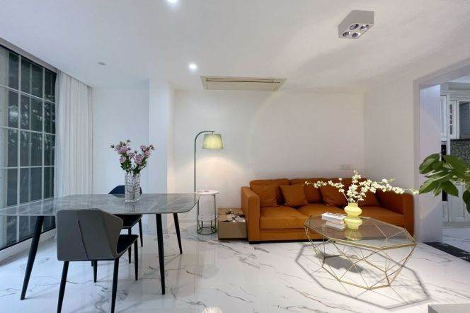 Renovated 1br apt,floor heating,big yard,Gubei, Shuicheng Station,Line 10