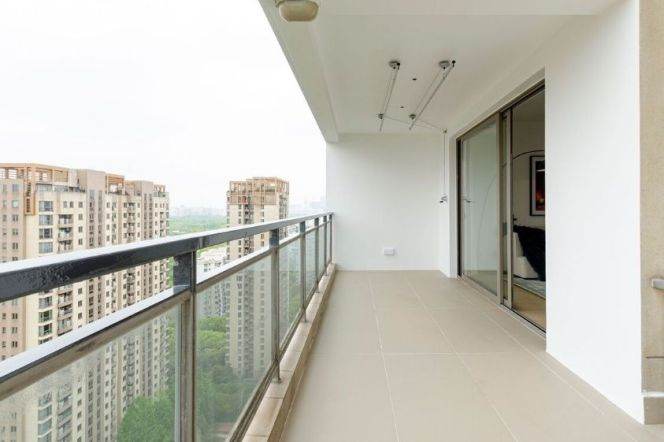 modern 3brs floor heating nice balcony in best compound Century park only 25.5K