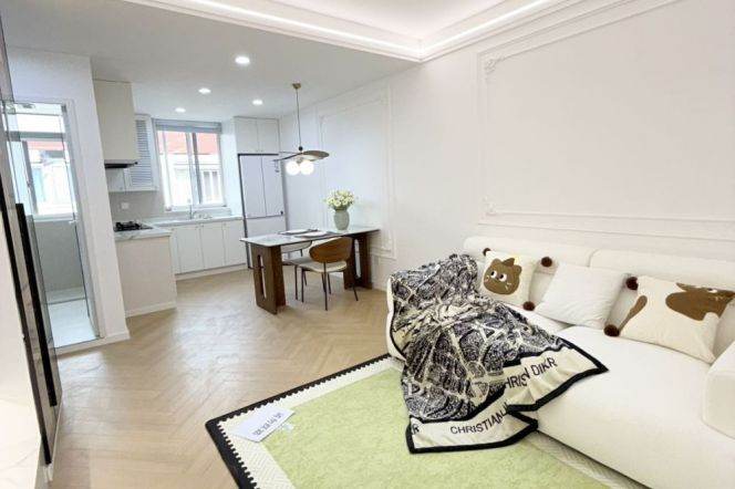 Spacious 1Br/1Lr/1Bt apt nr Jiangsu rd,M2/11