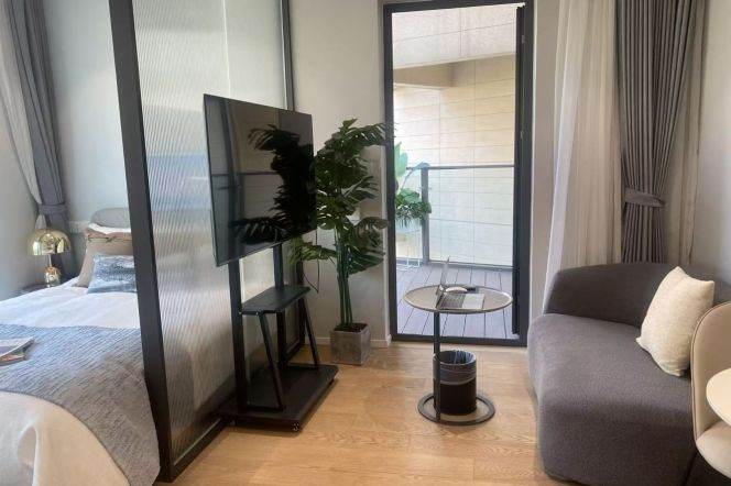 1Studio near line 10 and convenient to Shanghai University of Finance and Economics