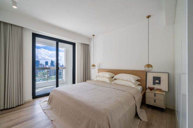 Gorgeous 2brs Apt w/balcony W.nanjing road 