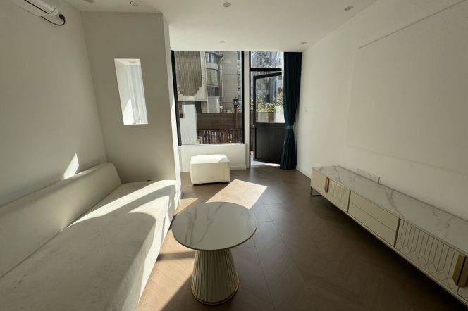 Nice 1br apt with private yard in Gubei,Shuicheng station,Line10