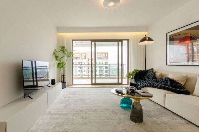 modern 3brs floor heating nice balcony in best compound Century park only 25.5K