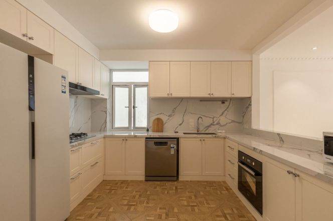 modern duplex 5brs terrace big living room modern furniture near Shanghai Zoo 