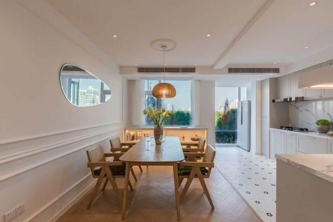 modern 3brs floor heating open balcony beside Xujiahui park line 1,9,11 asking 33K