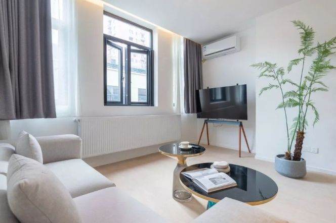 1br-Service available - 3 minutes to Line 2/7/14 - Jing'an Temple