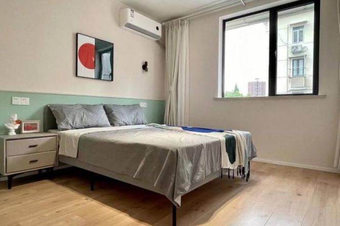 Excellent one bedroom Apt+floor heating+oven near L2/11Jiangsu Rd