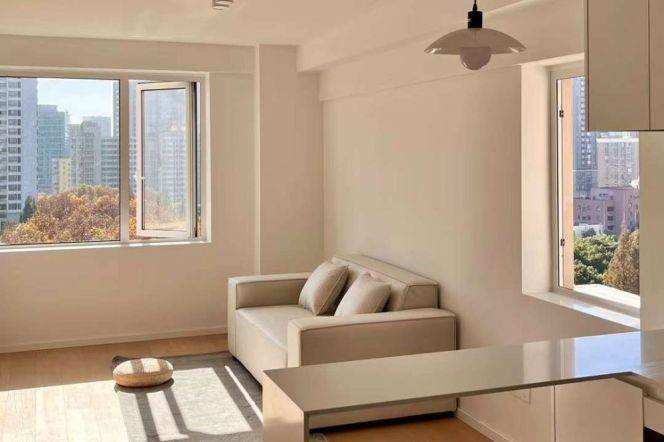 Zhaojiabang Rd. Bright and sunshine 1br 