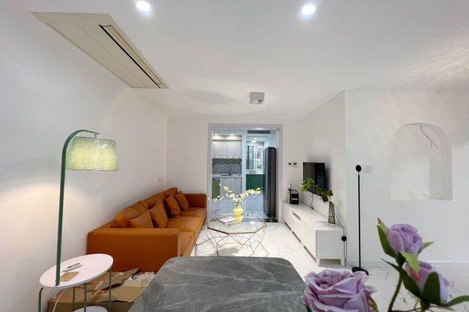 Renovated 1br apt,floor heating,big yard,Gubei, Shuicheng Station,Line 10