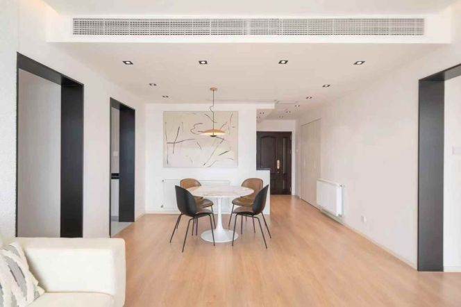 Top of city spacious bright 3br/2bt@west nanjing rd 150sqm with nice open balcony