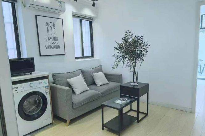 Cozy 1br with private yard close to Xingfuli, Jiaotong university,Line 10