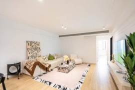 Lovely 2bedrooms Apt+heating+central AC+oven@Yan'an Rd(W)