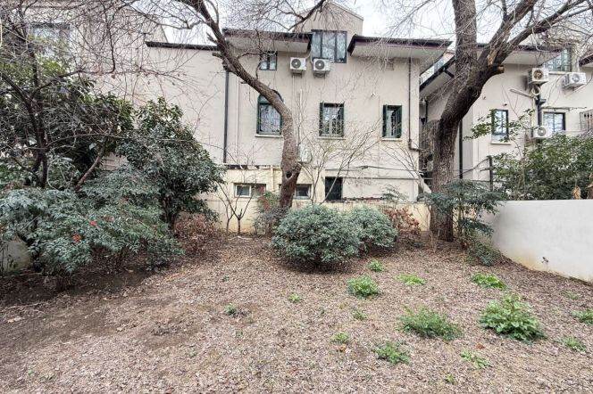 modern big 3brs  floor heating nice garden near IAPM line 1,10,12 asking 46K