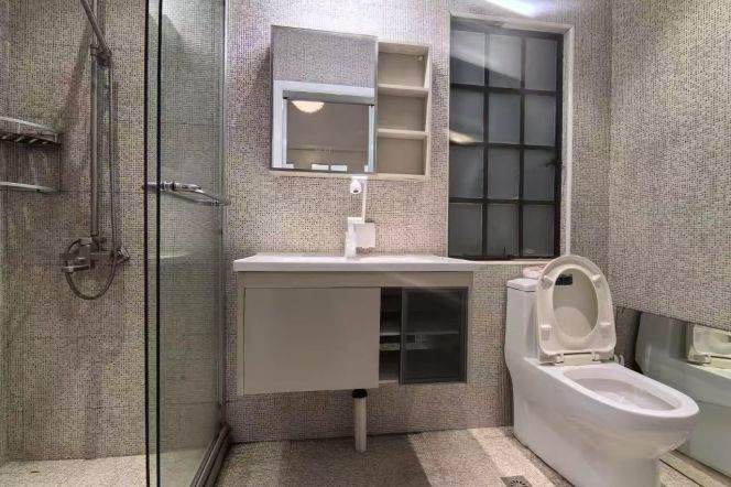 High ceiling Shikumen 1BR APT Jiashan Rd Metro 7.8k