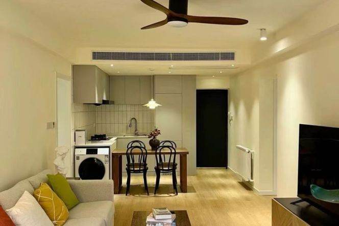 Elevator Modern 2Br/2Lr/1Bt Close to L7 Changping Rd Metro Station&L2/7/14 Jing’an Temple Station 