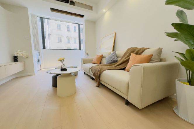 Newly Renovated Spacious 1Br/2Lr/1Bt Close to L2/3/4 Zhongshan Park Station 