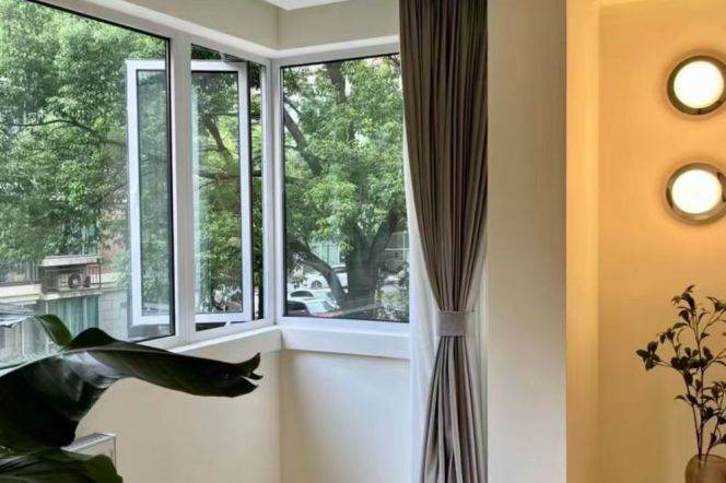 Elevator Modern 2Br/2Lr/1Bt Close to L7 Changping Rd Metro Station&L2/7/14 Jing’an Temple Station 