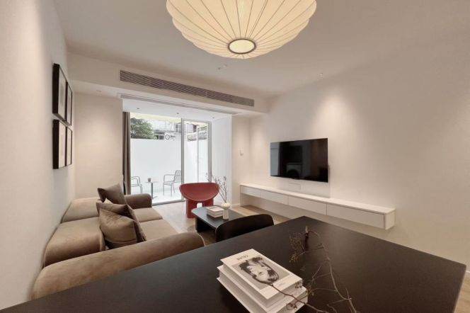 Modern 1Br/2Lr/1Bt+Private Yard Close to L2/15 Loushanguan Metro Station 