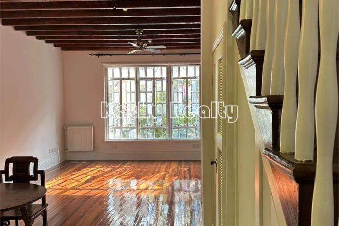 Beautiful whole old house 2+1BR Julu Rd IAPM 21k