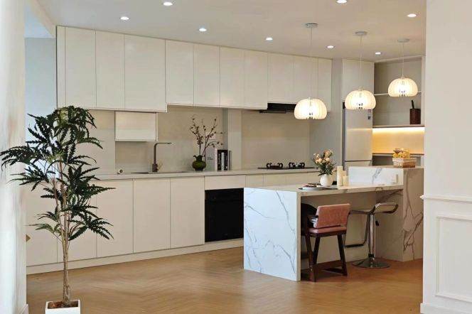 Gubei area/spacious 3br 2baths/brand furniture/160 sqm,Hongbaoshi rd@L15