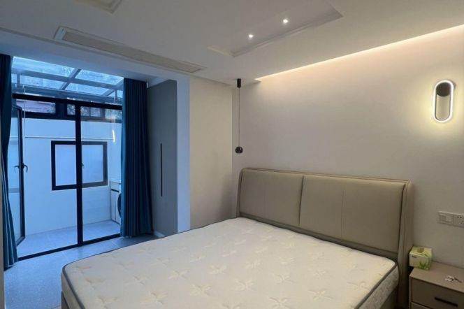 Cozy 1 br on ZhenNing Rd , easy  to L  2/11  JiangSu Rd St.