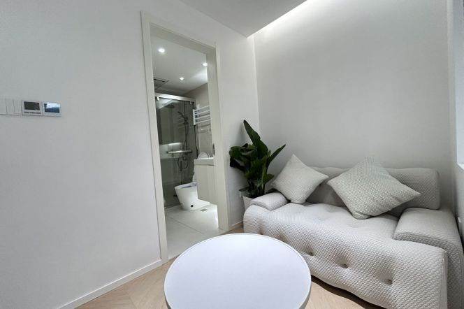 changping rd 1BR/living room@L7