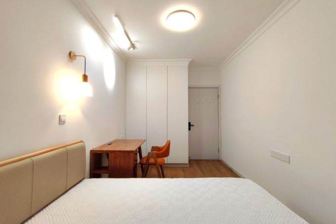 Nice view 1Br w. Elevator Heating