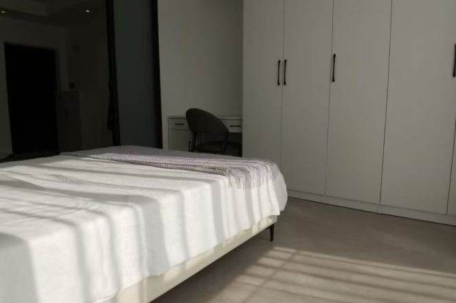 Furnished 1br-Weining Road