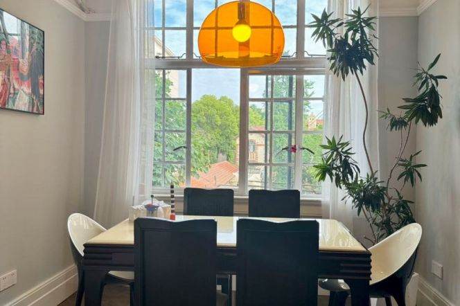 L 1-7 Changshu Road Metro Station, Clement Apartment, Large 1+1 Room with a Large Balcony