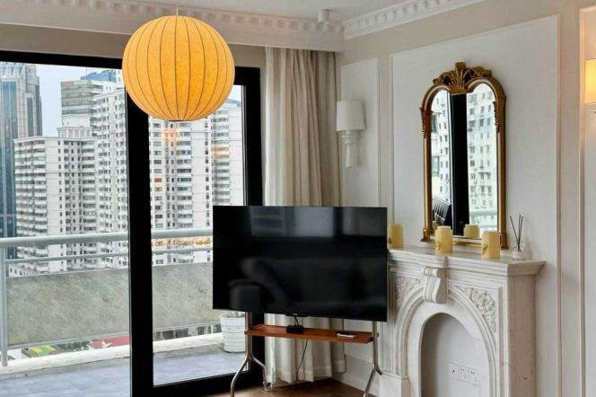 18k 2Br with big open balcony and floor heating Nr Wuding Rd.line14