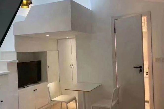 Cozy loft 1br with Balcony Nr L9/12 jiashan rd sta