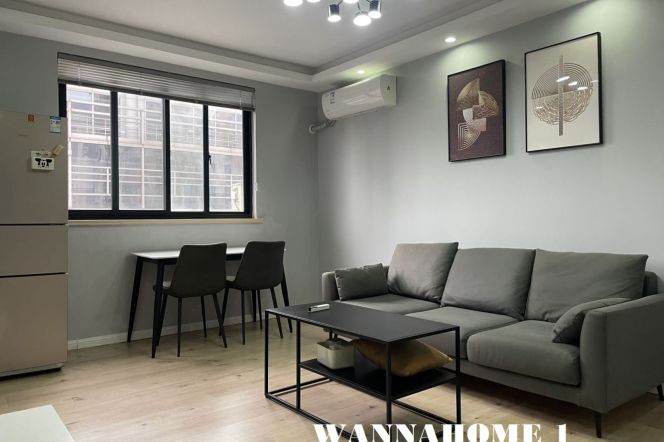 Spacious&Really Bright&Modern 2Bdrs 1Bath+Awesome View/+L2/11 Jiang Su Rd+Large Starage